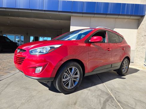 Used 2015 Hyundai Tucson SE image 2