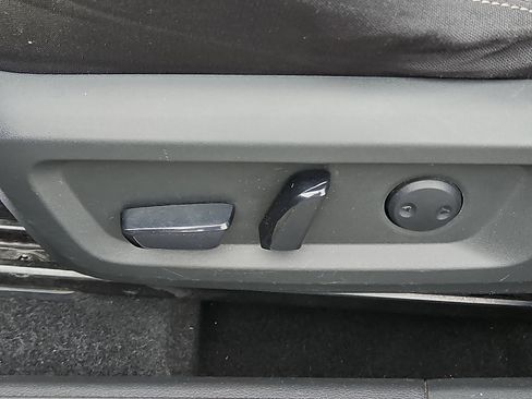 Used 2021 Nissan Rogue SV AWD/4WD image 25