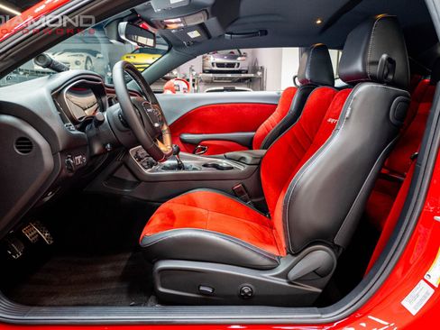 Used 2015 Dodge Challenger SRT Hellcat RWD image 86