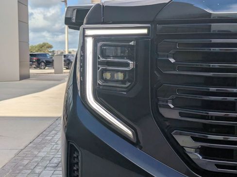 Used 2023 GMC Sierra 1500 Denali Ultimate AWD/4WD image 11