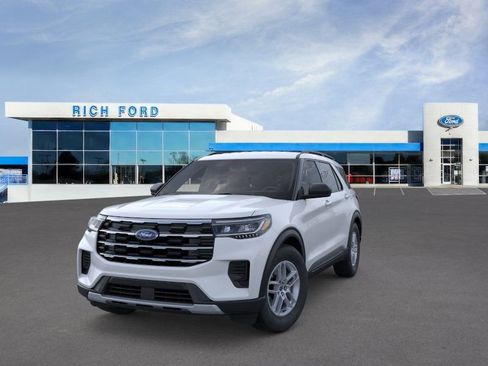 New 2026 Ford Explorer Active RWD image 2