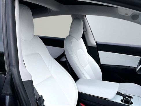 Used 2020 Tesla Model 3 Performance image 7