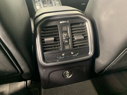 Used 2020 Porsche Macan AWD/4WD image 33