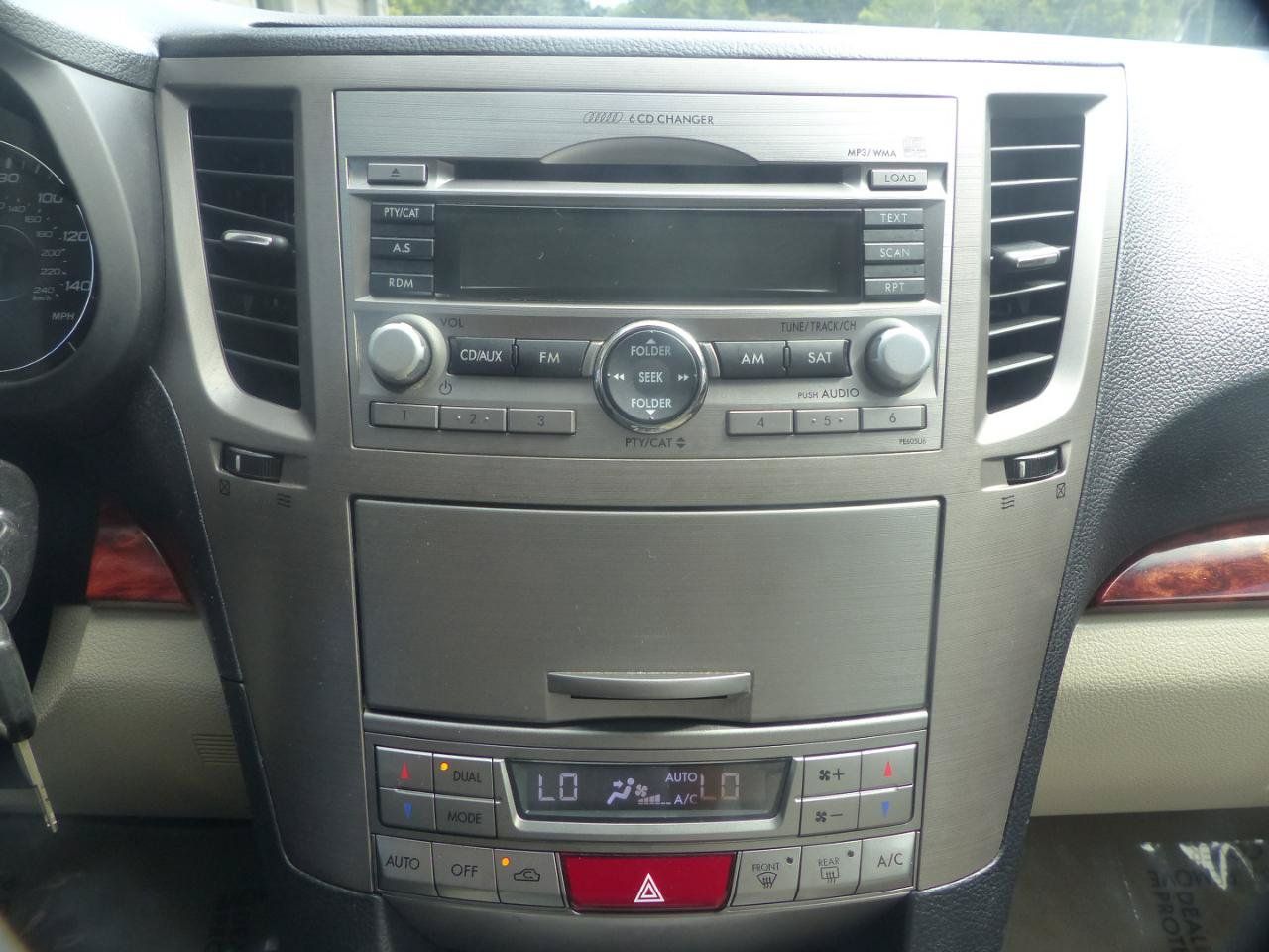 Used 2011 Subaru Outback 2.5i Limited AWD/4WD image 22