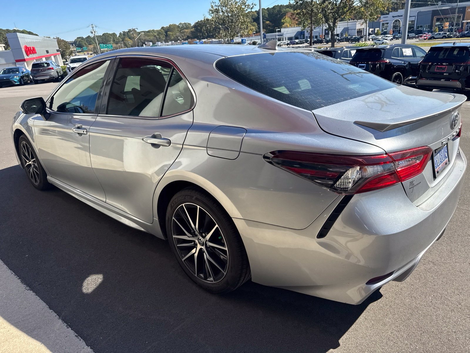 Used 2022 Toyota Camry SE w/ Convenience Package FWD image 20