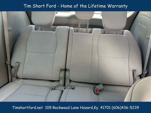 Used 2017 Kia Sedona LX image 8
