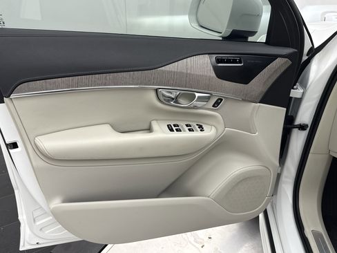 Used 2022 Volvo XC90 T8 Inscription AWD/4WD image 10