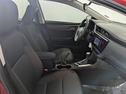 Used 2018 Toyota Corolla LE image 25