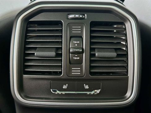 New 2026 Porsche Macan image 26