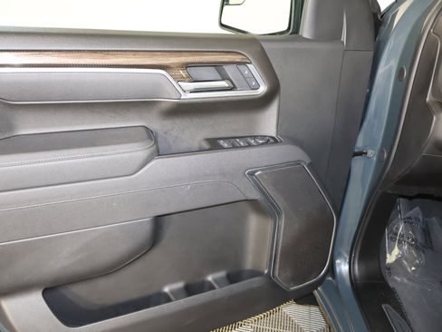 Used 2025 Chevrolet Silverado 1500 LT image 37