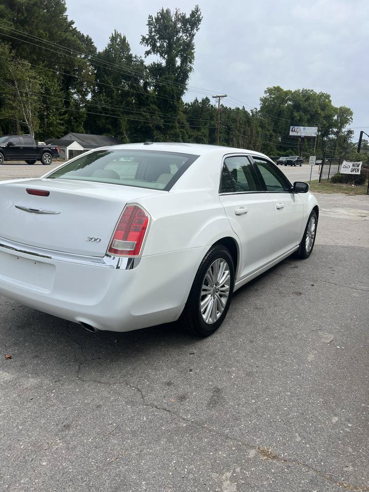 Used 2013 Chrysler 300 AWD w/ Driver Convenience Group image 4