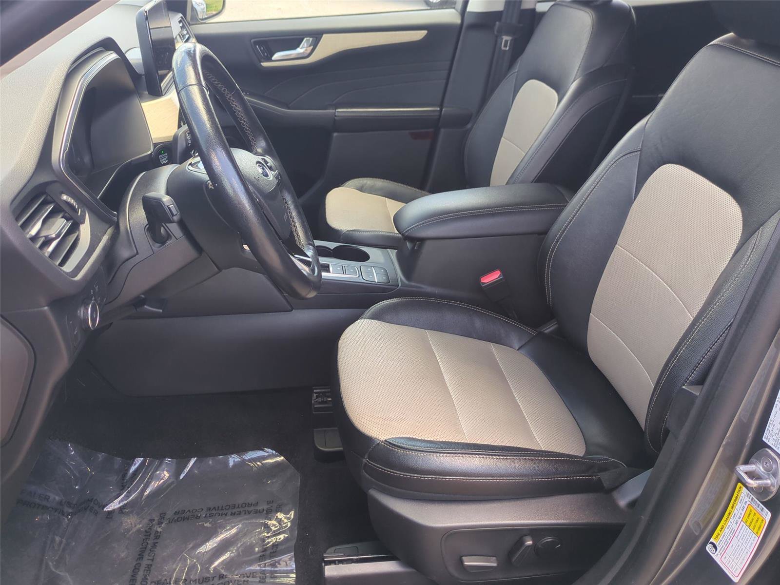 Used 2022 Ford Escape Titanium w/ Titanium Elite Package AWD/4WD image 18