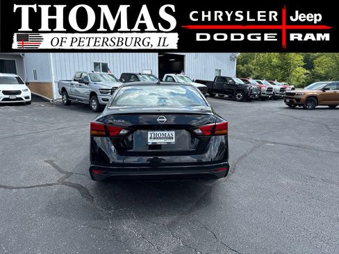 Used 2025 Nissan Altima 2.5 SV FWD image 7