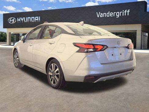 Used 2025 Nissan Versa SV image 2