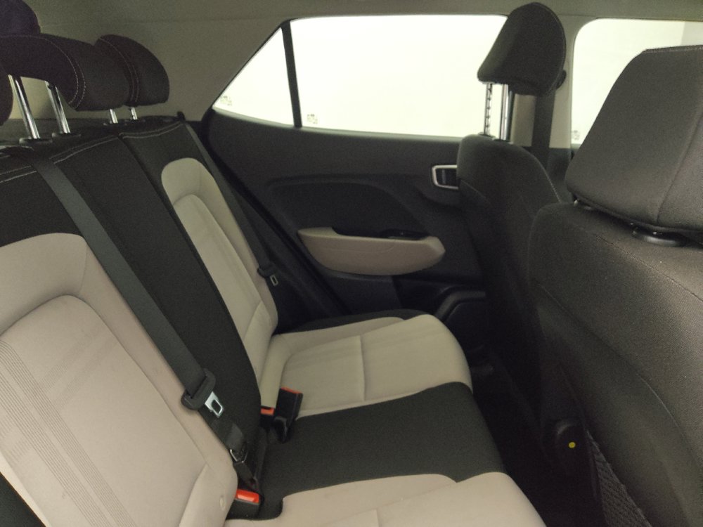 Used 2023 Hyundai Venue SEL FWD image 19