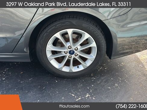 Used 2020 Ford Fusion SE FWD image 15