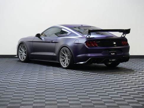 Used 2018 Ford Mustang GT Premium w/ GT Performance Package RWD image 8