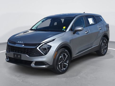 Used 2025 Kia Sportage LX image 1