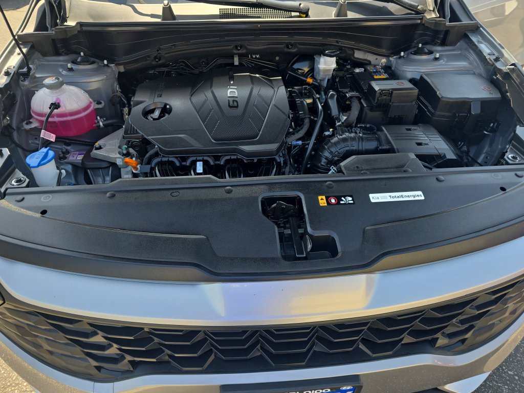 Used 2025 Kia Sportage LX FWD image 19