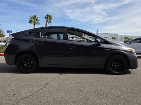 Used 2015 Toyota Prius Four image 7