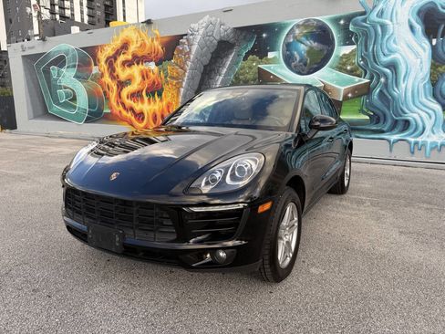 Used 2017 Porsche Macan AWD/4WD image 2