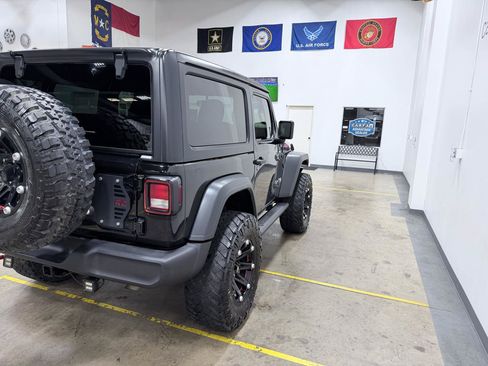 Used 2018 Jeep Wrangler Sport AWD/4WD image 22
