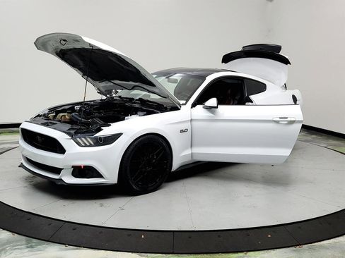 Used 2015 Ford Mustang GT Premium RWD image 9