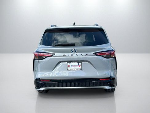 Used 2024 Toyota Sienna XSE w/ XSE Plus Package image 6