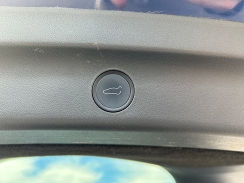 Used 2022 Tesla Model Y Performance image 25