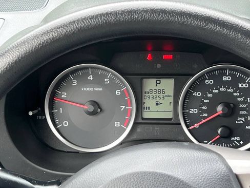 Used 2014 Subaru Forester 2.5i AWD/4WD image 11