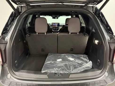 New 2026 Ford Explorer Platinum image 33