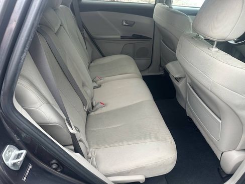 Used 2010 Toyota Venza FWD image 10