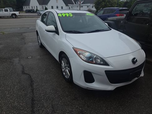 Used 2013 MAZDA MAZDA3 i Touring FWD image 3