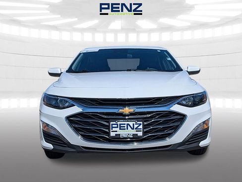 Used 2024 Chevrolet Malibu LT FWD image 2