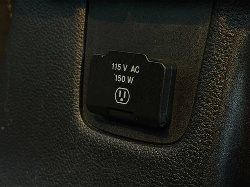 Used 2015 Jeep Wrangler Unlimited Sahara w/ Connectivity Group AWD/4WD image 27