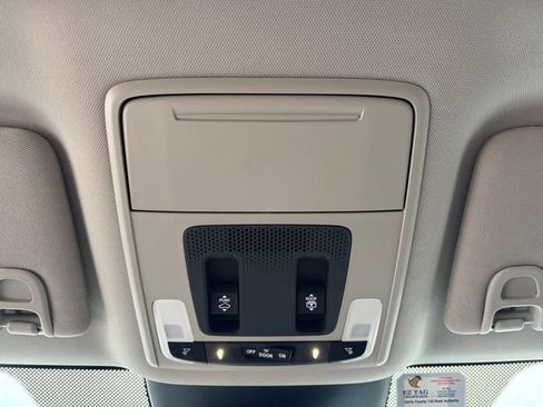 Used 2024 Honda Pilot Elite image 11