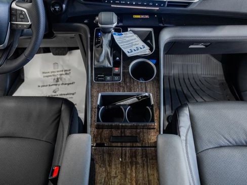 New 2026 Toyota Sienna Limited image 28