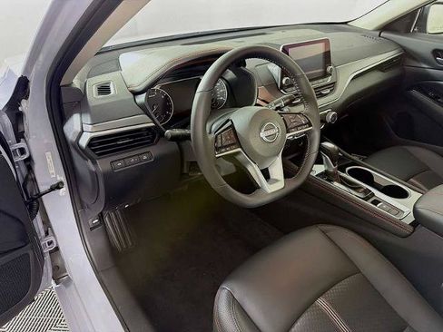 Certified 2025 Nissan Altima 2.5 SR AWD/4WD image 7