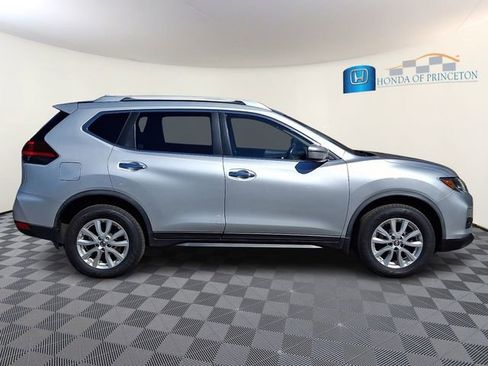 Used 2019 Nissan Rogue SV image 7