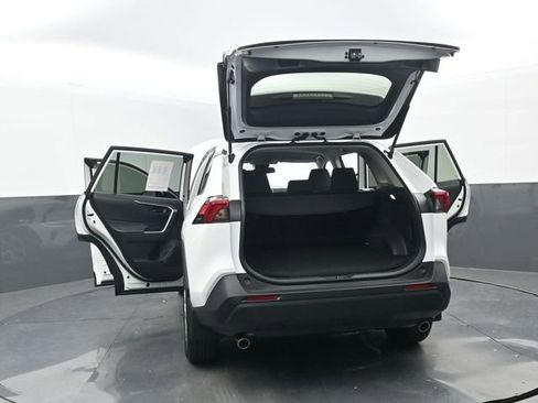 Used 2025 Toyota RAV4 LE image 33