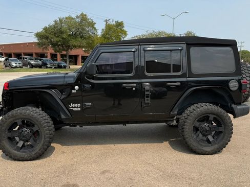 Used 2018 Jeep Wrangler Unlimited Sport S AWD/4WD image 1
