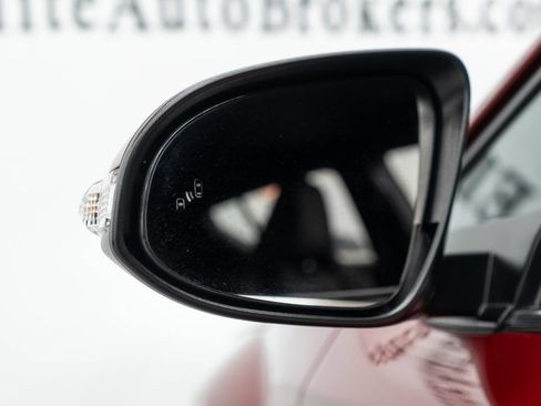 Used 2019 Toyota C-HR Limited FWD image 42