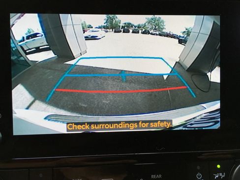 Used 2025 Toyota Highlander XSE AWD/4WD image 16