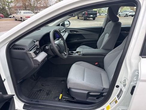 Used 2025 Toyota Camry LE image 9
