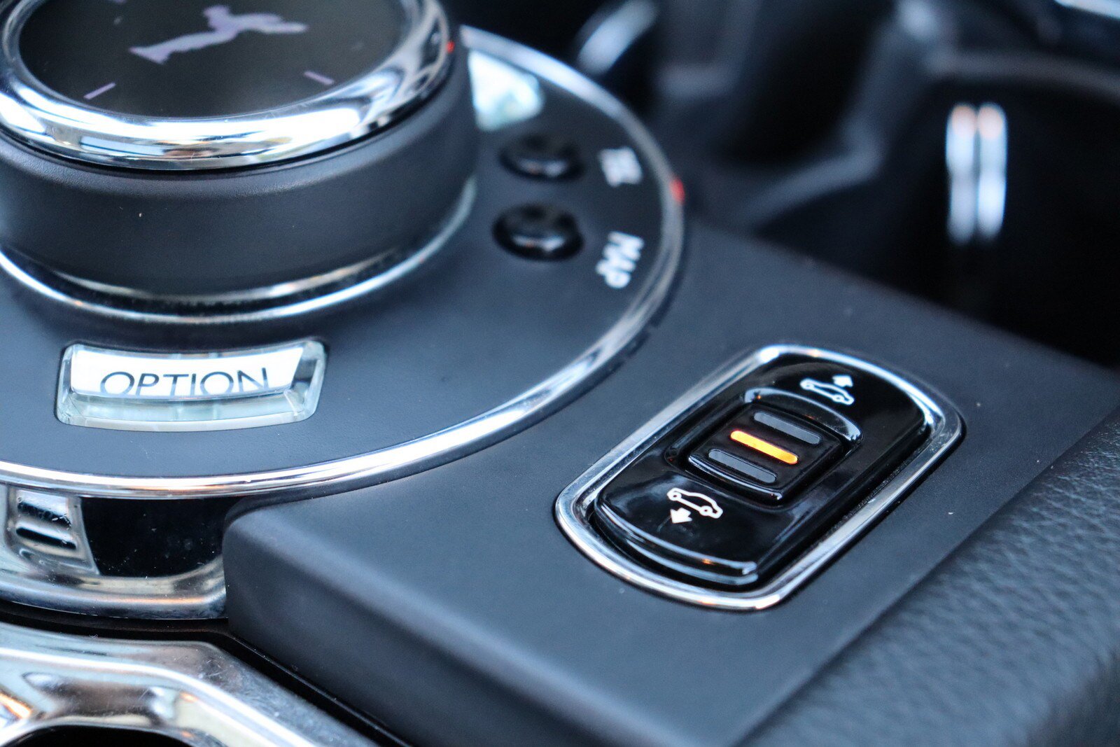 Used 2014 Rolls-Royce Ghost RWD image 33