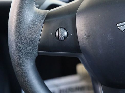 Used 2023 Tesla Model Y Performance image 27