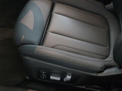 Used 2020 BMW 330i xDrive Sedan w/ Convenience Package image 30