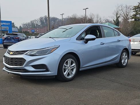 Used 2018 Chevrolet Cruze LT image 3