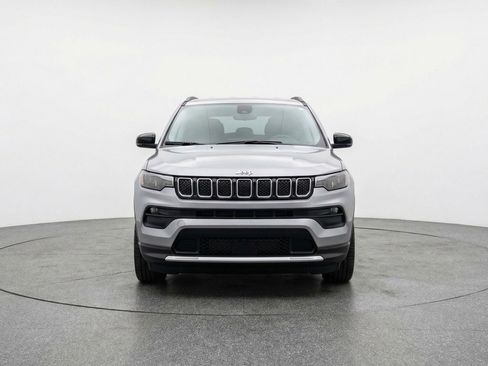 Used 2025 Jeep Compass Limited image 2