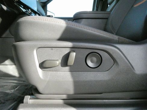 New 2026 GMC Sierra 1500 AT4 w/ AT4 Premium Package image 7